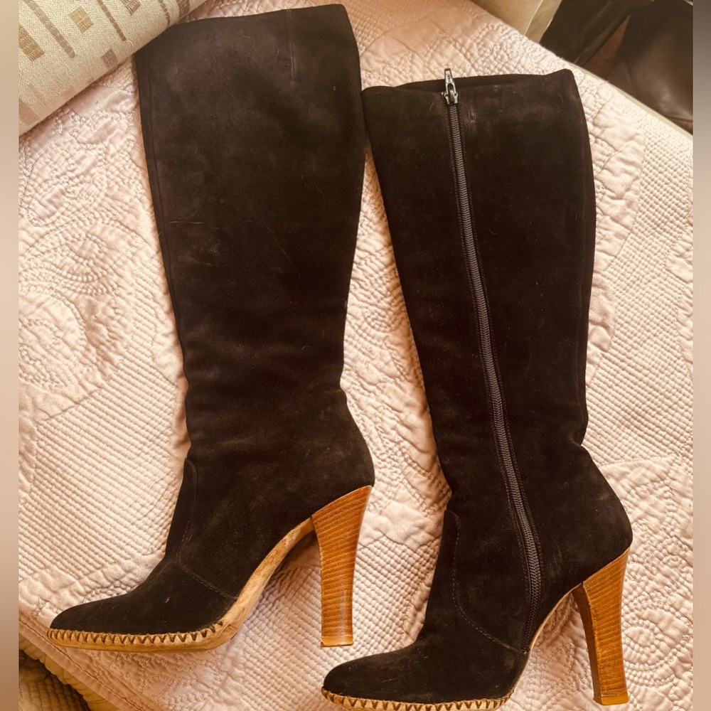 Gorgeous Marc Jacob Suede Boots 6.5